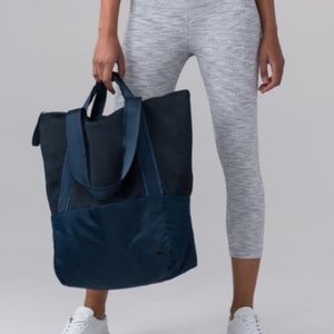 Lululemon Weekend Duffel Workout Tote